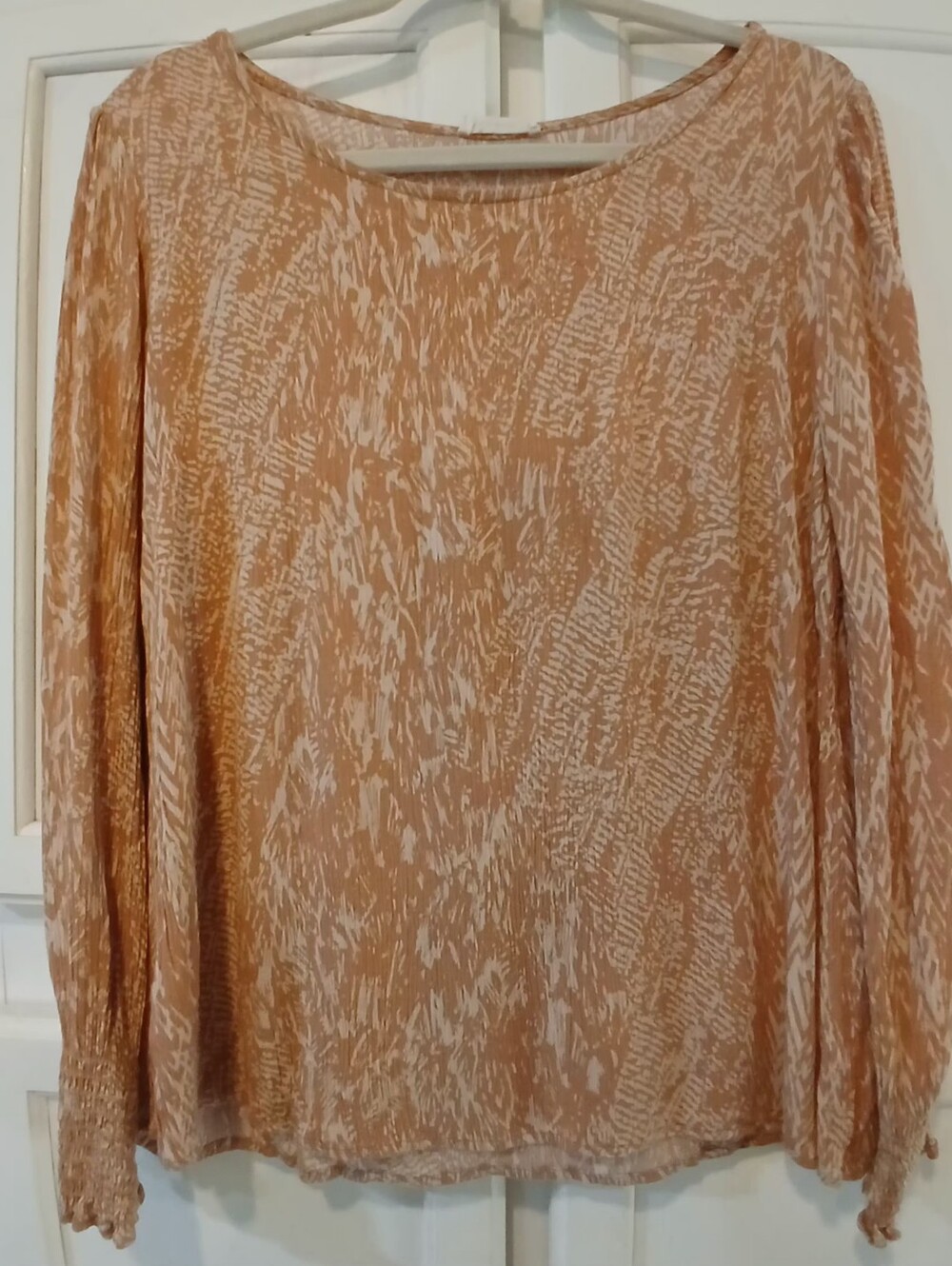 Les Amis Women's Long Sleeve, Textured, Smocked Elastic Cuffs Blouse S